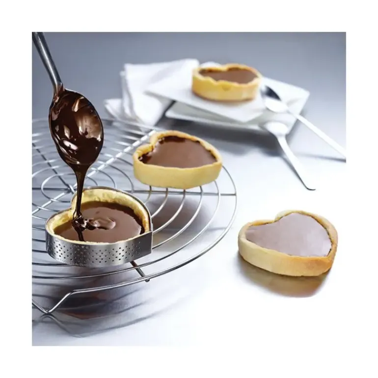 Cercle perforé forme coeur ø 12 cm de L'école Valrhona par De Buyer