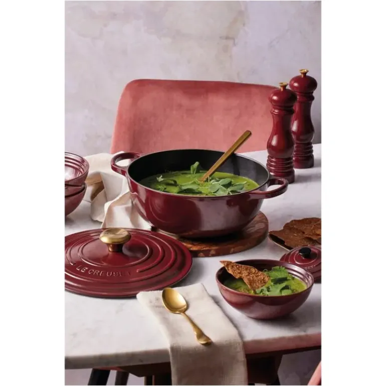 Marmite en Fonte 26 cm Garnet Bouton Doré Le Creuset Signature