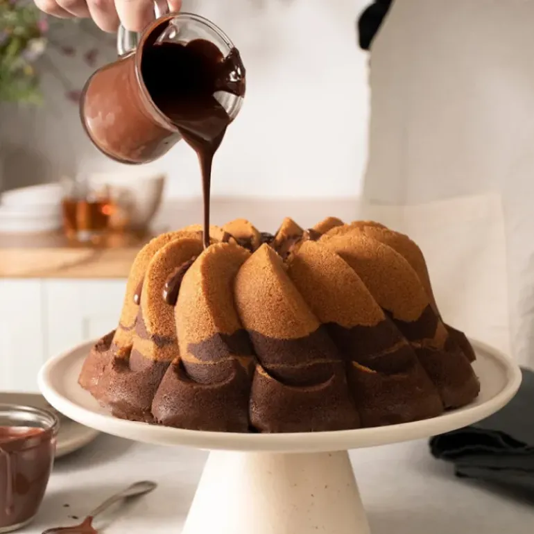 Moule à Gâteau Bundt Pirouette Gold Nordic Ware