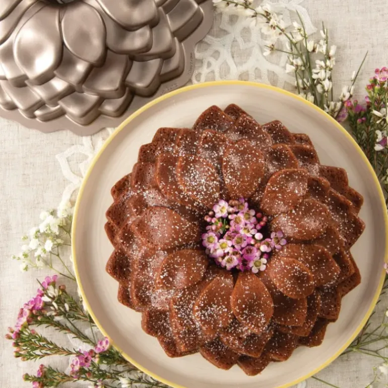 Moule à Gâteau Bundt Pétales de Fleur Toffee Nordic Ware