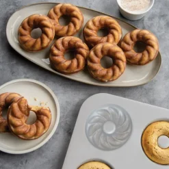 Moule à Gâteaux Donuts Torsadés (x6) Pro Cast Nordic Ware