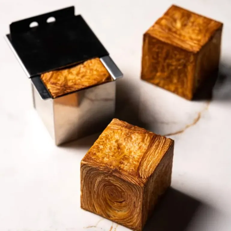 Moule Inox Croissant Géométrique Cube 6 x H 6 cm Pavoni