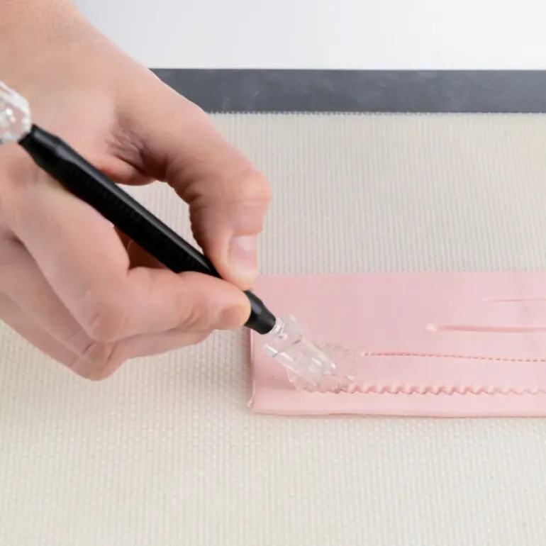 Roulette à gaufrer pour Pâte à Sucre Silikomart