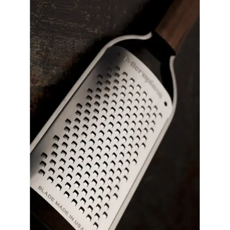 Râpe Gros Grains Master Manche en Bois Microplane